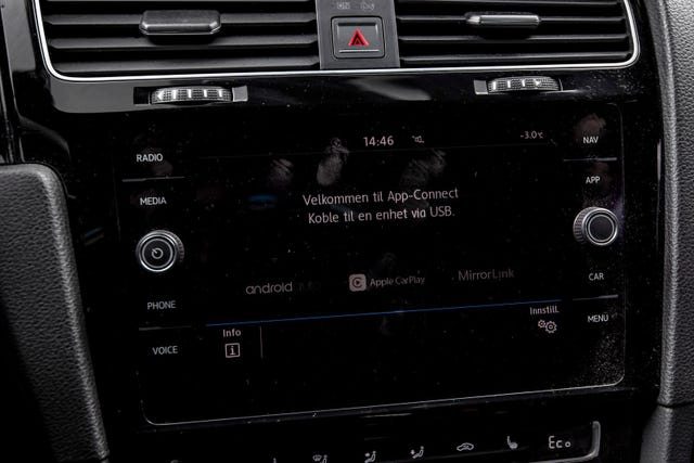 2018 VOLKSWAGEN GOLF - 27