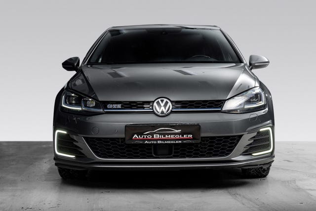 WVWZZZAUZJW802090 2018 VOLKSWAGEN GOLF-4