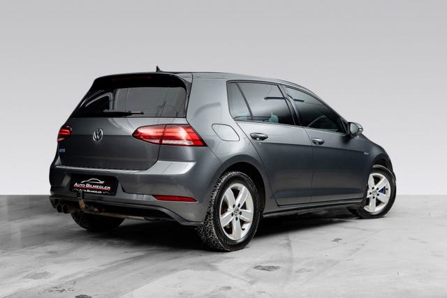 WVWZZZAUZJW802090 2018 VOLKSWAGEN GOLF-1
