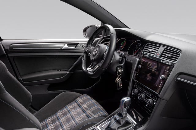 2018 VOLKSWAGEN GOLF - 16