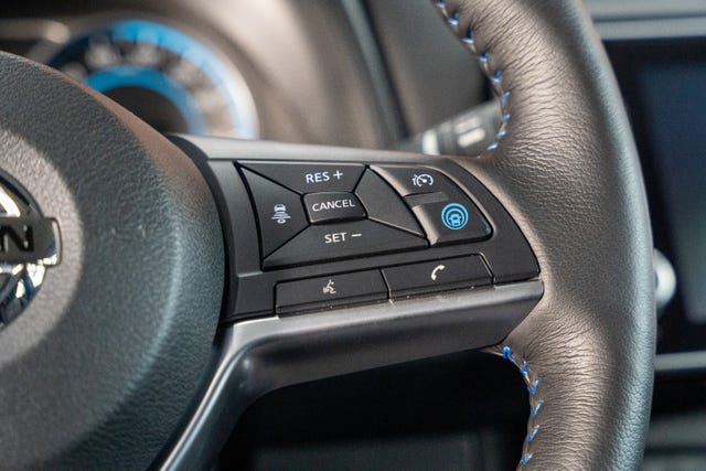2022 NISSAN LEAF - 16