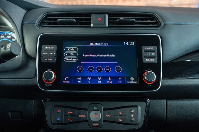 2022 NISSAN LEAF - 23