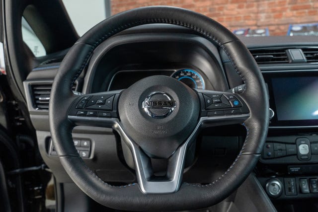 2022 NISSAN LEAF - 13