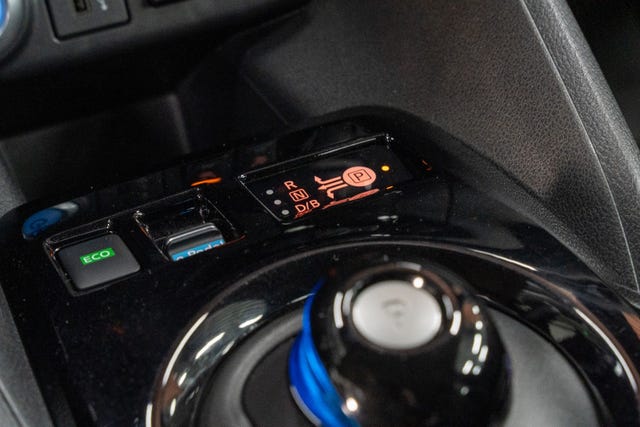 2022 NISSAN LEAF - 18