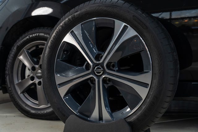 2022 NISSAN LEAF - 33