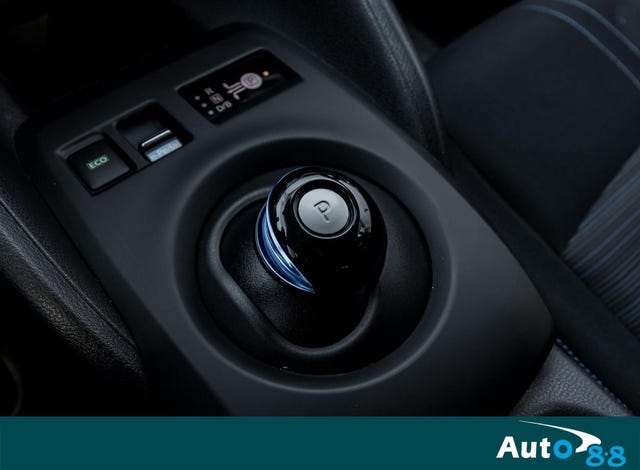 2022 NISSAN LEAF - 25