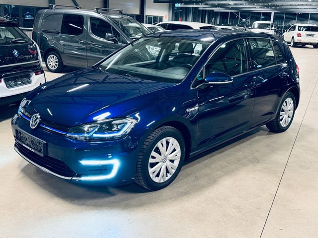 WVWZZZAUZJ8903198 2018 VOLKSWAGEN GOLF-1