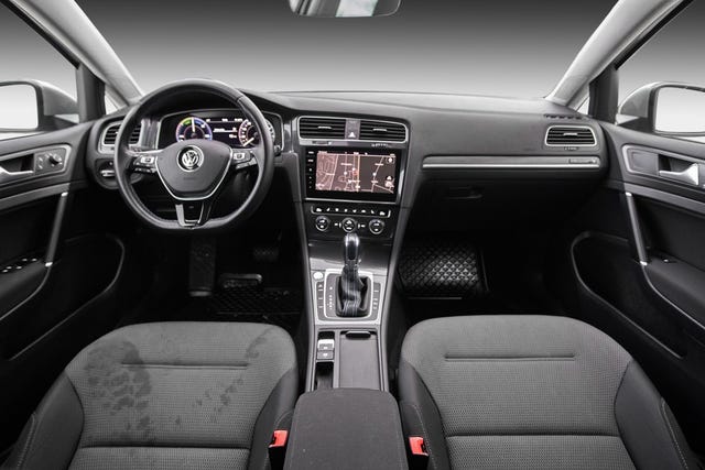 2018 VOLKSWAGEN GOLF - 19