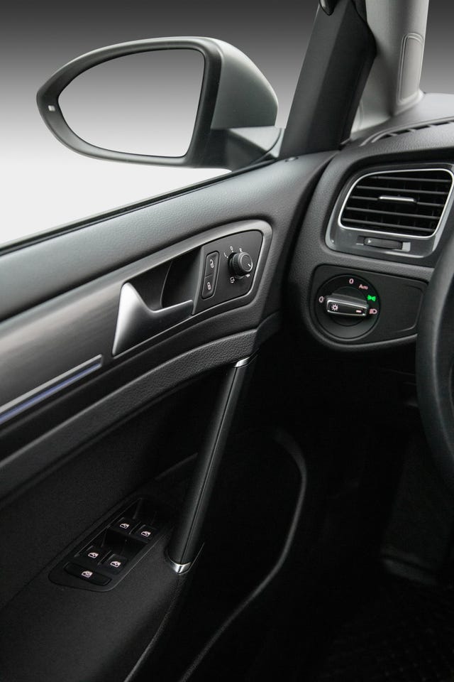 2018 VOLKSWAGEN GOLF - 16