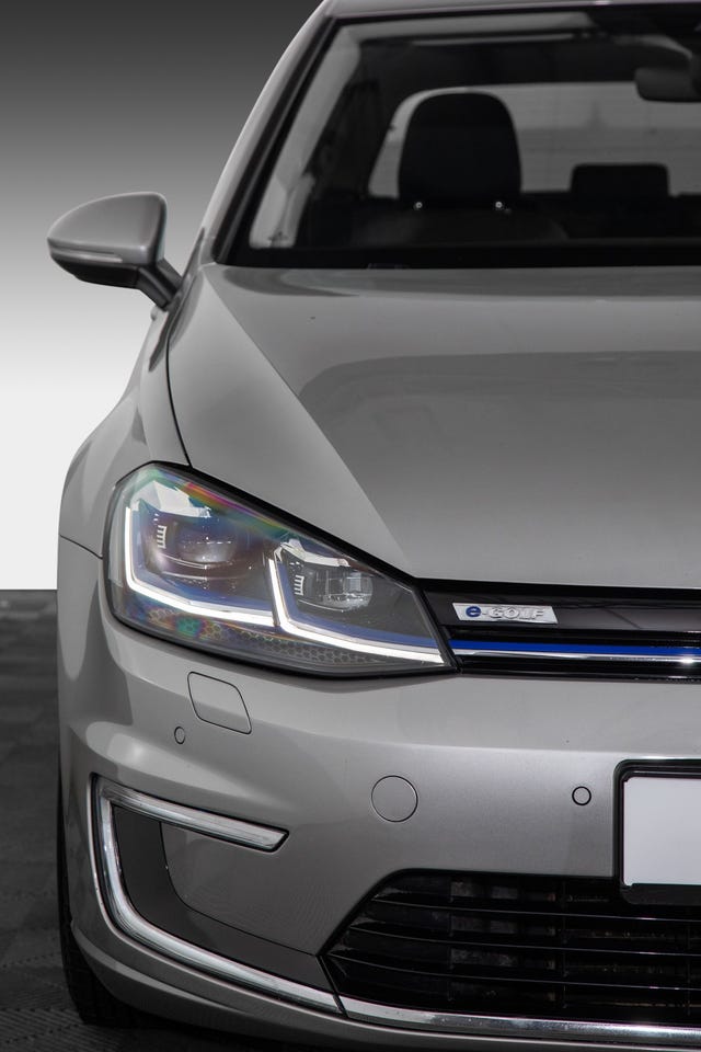 WVWZZZAUZJW902831 2018 VOLKSWAGEN GOLF-4