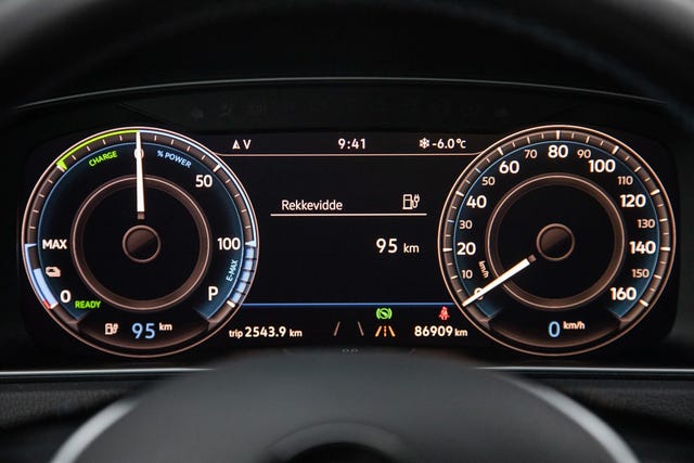 2018 VOLKSWAGEN GOLF - 12