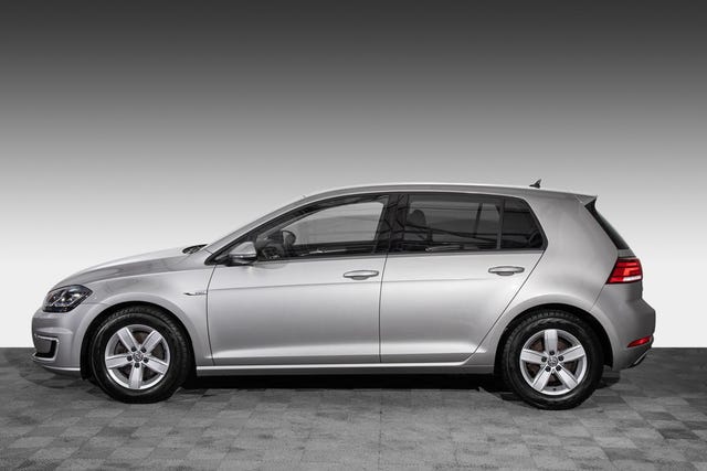 WVWZZZAUZJW902831 2018 VOLKSWAGEN GOLF-1
