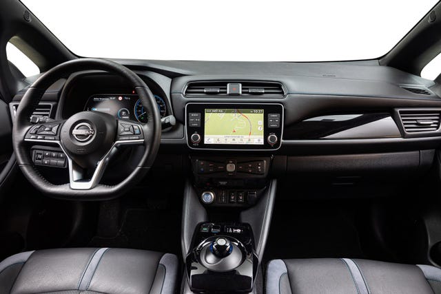 2022 NISSAN LEAF - 10