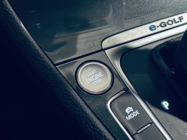 2019 VOLKSWAGEN GOLF - 10