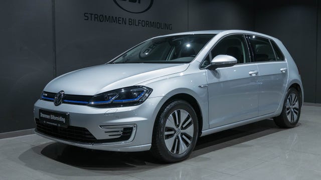 WVWZZZAUZK8907140 2019 VOLKSWAGEN GOLF-2