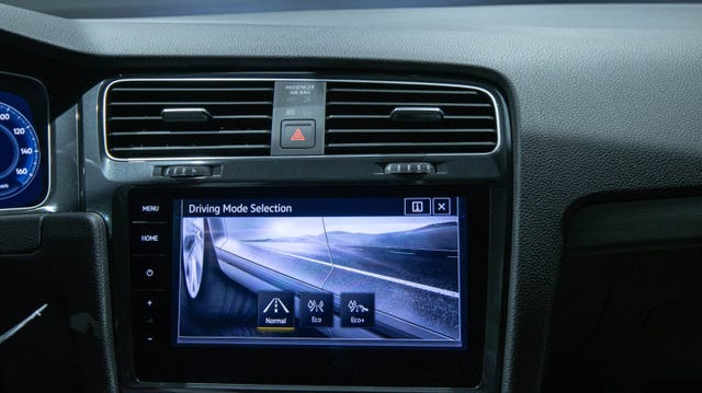 2019 VOLKSWAGEN GOLF - 18