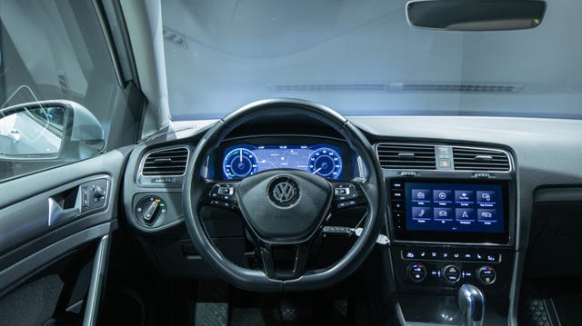 2019 VOLKSWAGEN GOLF - 10