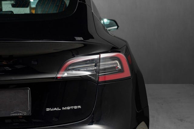 2019 TESLA MODEL 3 - 8