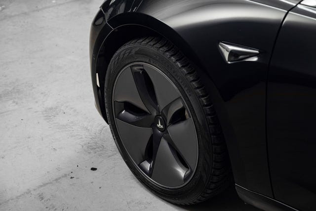 2019 TESLA MODEL 3 - 25