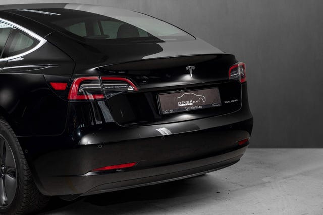 5YJ3E7EB4KF383172 2019 TESLA MODEL 3-5