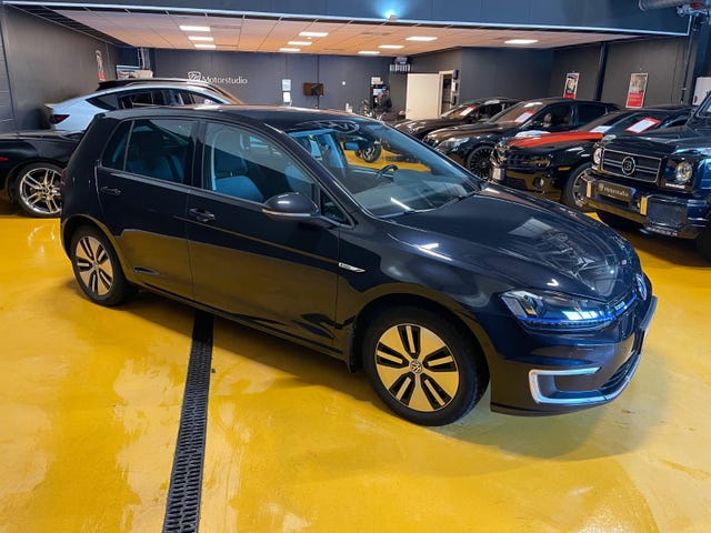 WVWZZZAUZJW902768 2018 VOLKSWAGEN GOLF-2