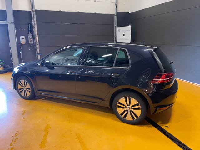 WVWZZZAUZJW902768 2018 VOLKSWAGEN GOLF-3