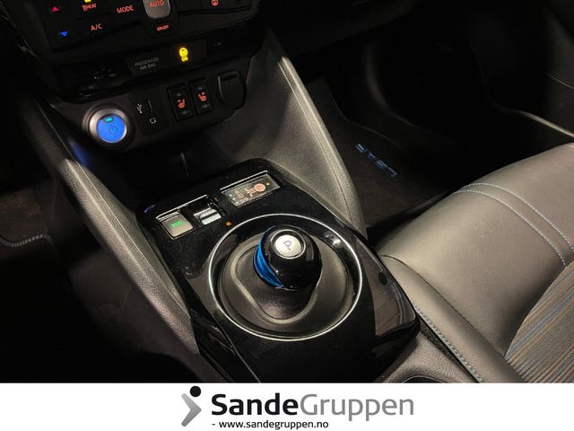 2018 NISSAN LEAF - 18