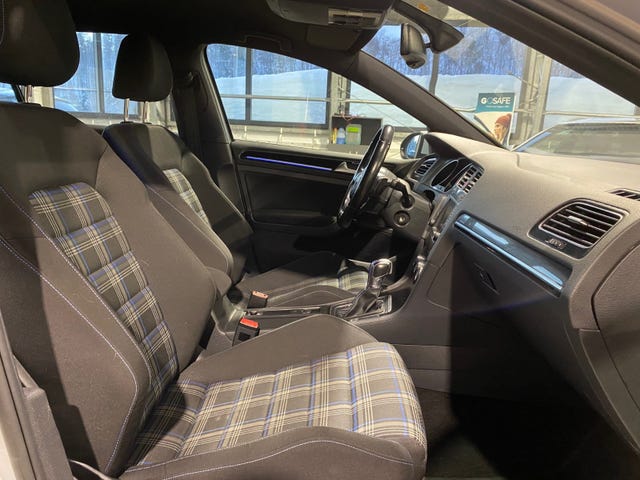 2015 VOLKSWAGEN GOLF - 25