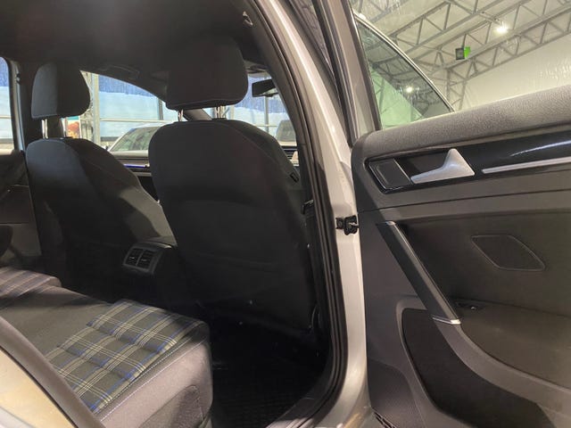 2015 VOLKSWAGEN GOLF - 18