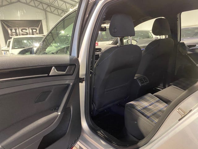 2015 VOLKSWAGEN GOLF - 28