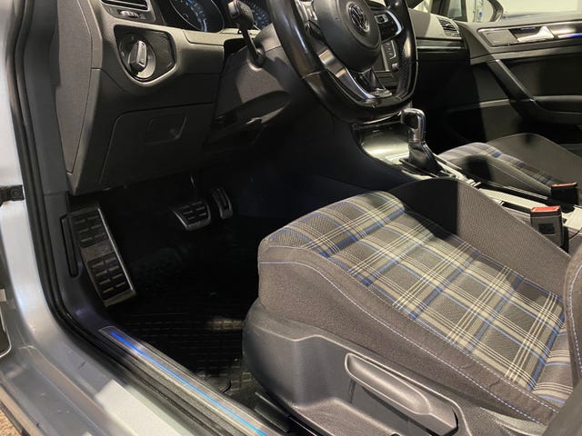 2015 VOLKSWAGEN GOLF - 32