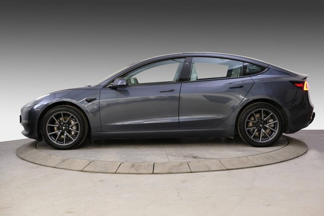 5YJ3E7EB3MF820565 2021 TESLA MODEL 3-4