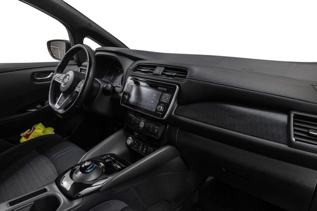 2018 NISSAN LEAF - 17