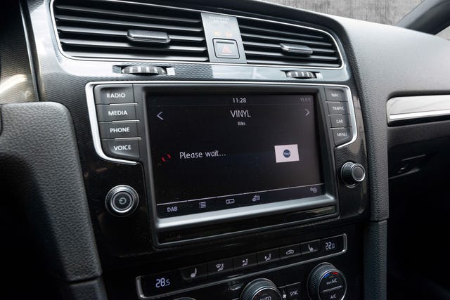 2015 VOLKSWAGEN GOLF - 17