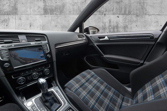 2015 VOLKSWAGEN GOLF - 13