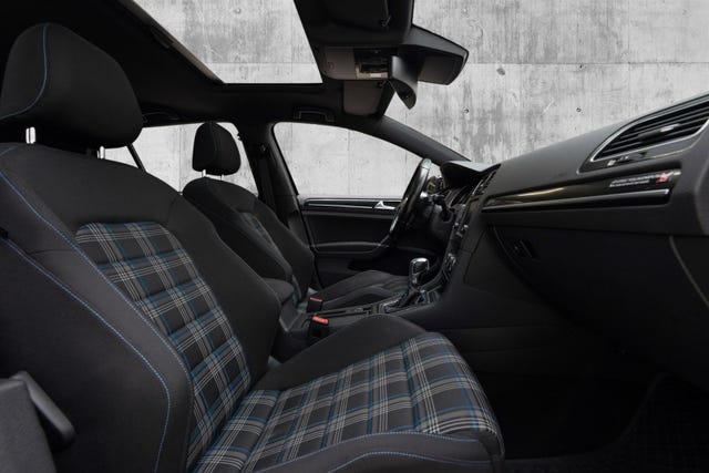 2015 VOLKSWAGEN GOLF - 27