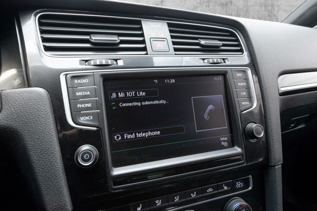 2015 VOLKSWAGEN GOLF - 19
