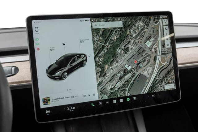 2021 TESLA MODEL 3 - 24