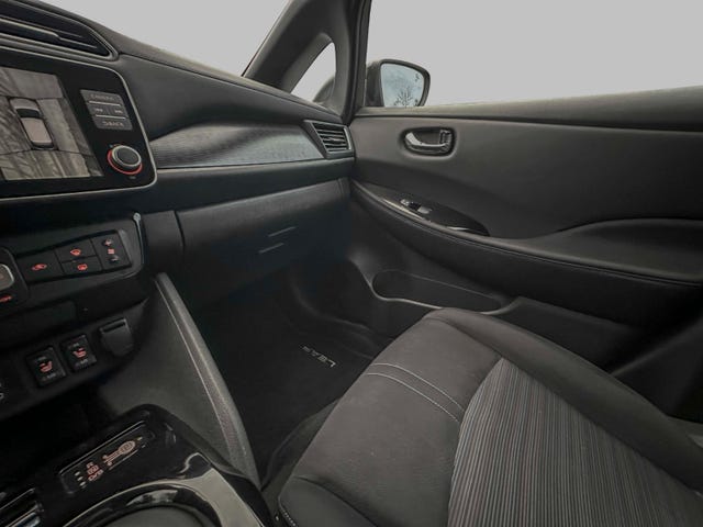 2020 NISSAN LEAF - 32