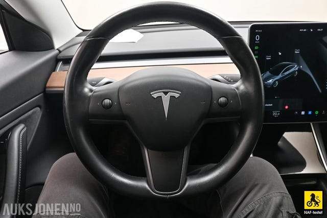 2019 TESLA MODEL 3 - 28