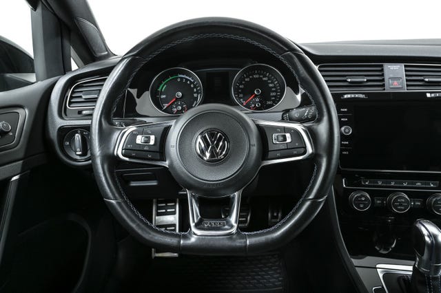 2018 VOLKSWAGEN GOLF - 9