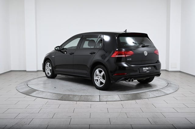 WVWZZZAUZJW801301 2018 VOLKSWAGEN GOLF-4