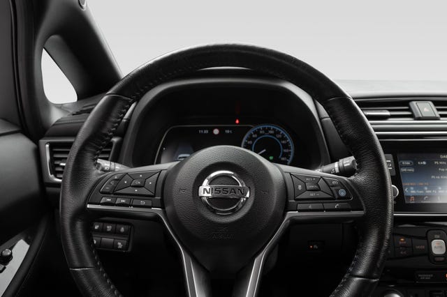 2018 NISSAN LEAF - 17