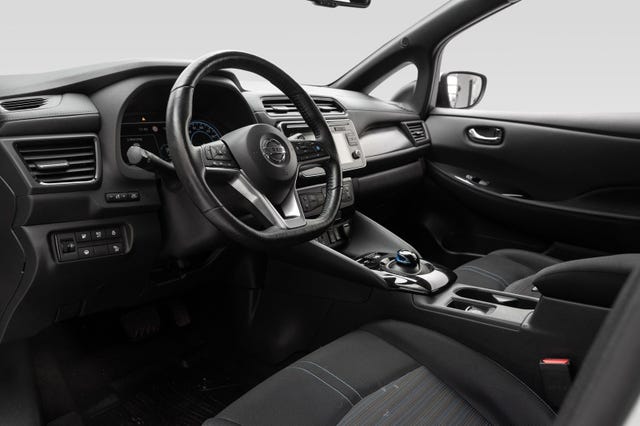 2018 NISSAN LEAF - 13