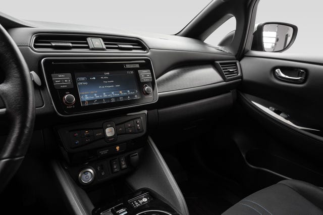 2018 NISSAN LEAF - 10