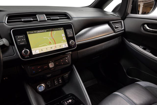 2020 NISSAN LEAF - 16
