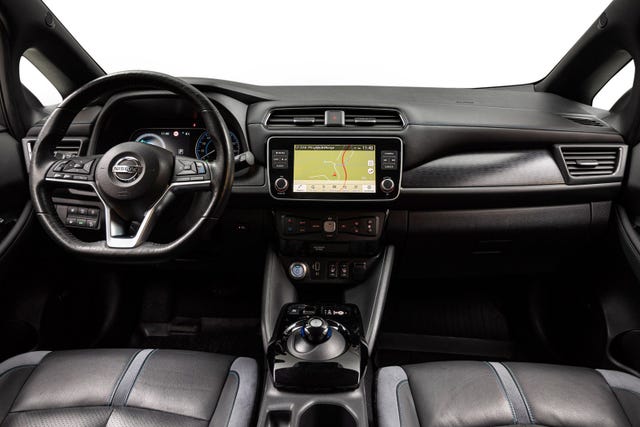 2020 NISSAN LEAF - 11