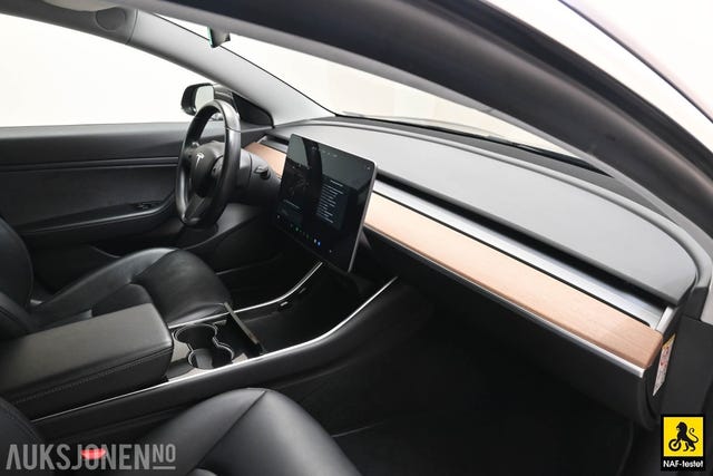 2019 TESLA MODEL 3 - 26