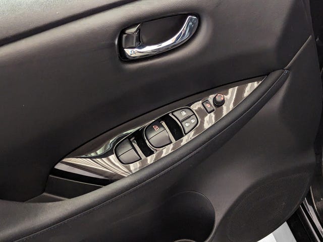 2018 NISSAN LEAF - 12