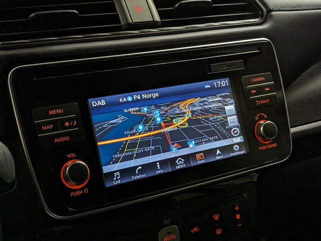 2018 NISSAN LEAF - 18